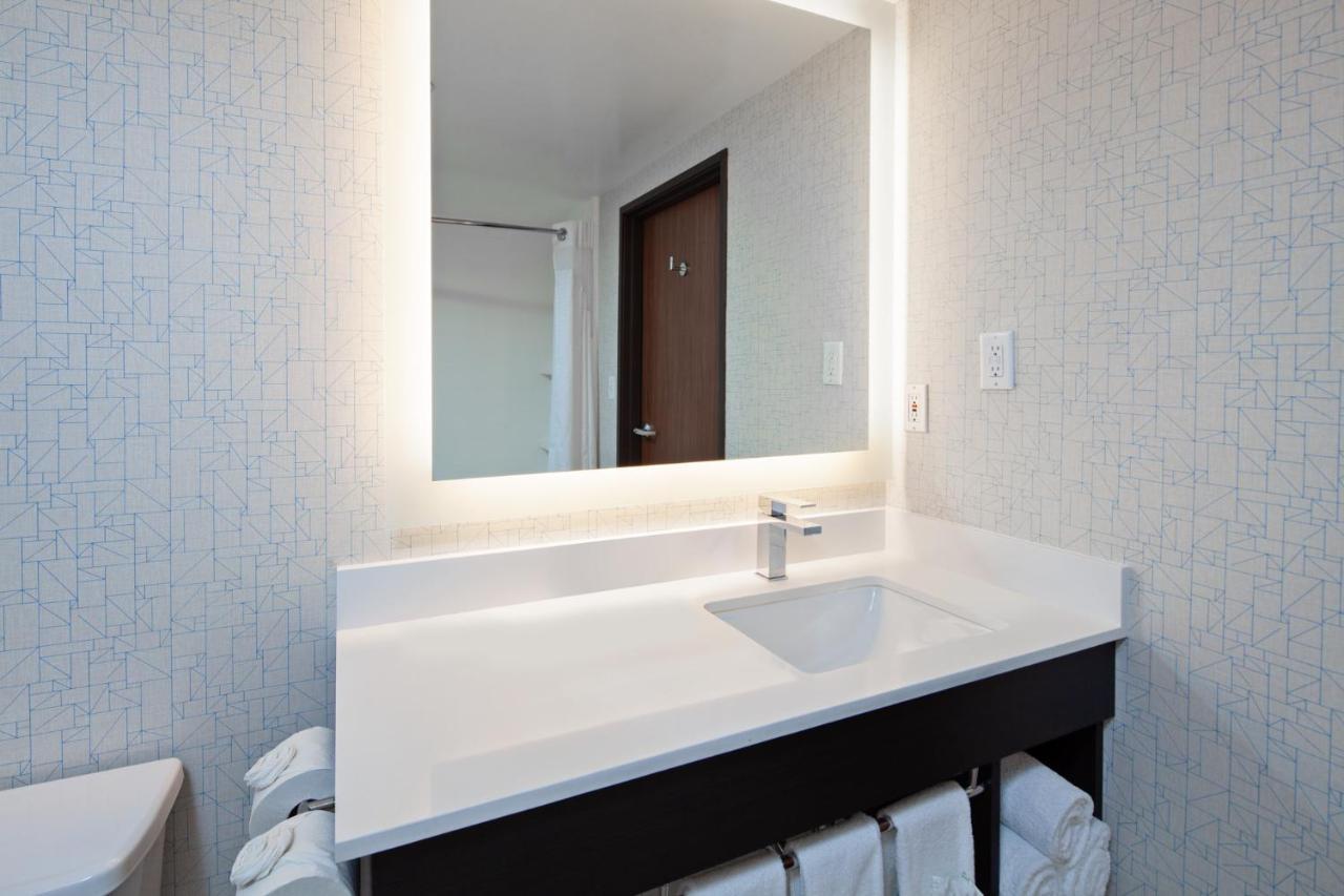 Holiday Inn Express & Suites Oakland - Airport By Ihg Kültér fotó