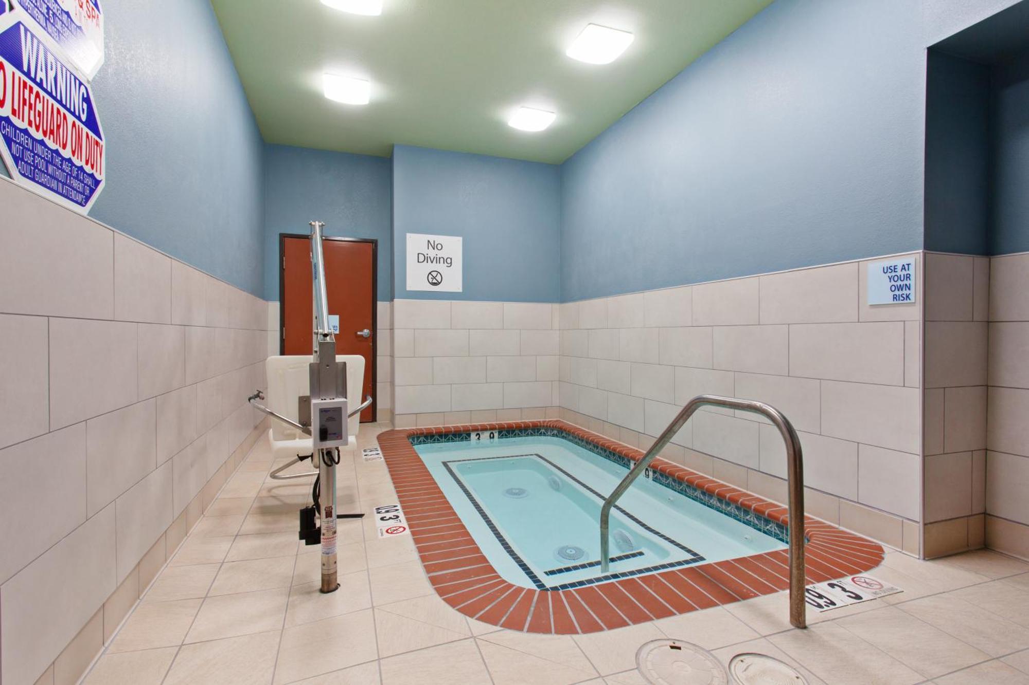 Holiday Inn Express & Suites Oakland - Airport By Ihg Kültér fotó