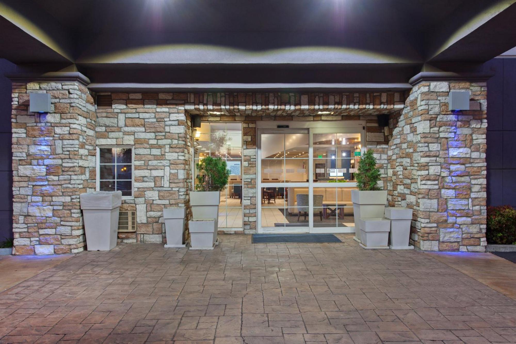Holiday Inn Express & Suites Oakland - Airport By Ihg Kültér fotó