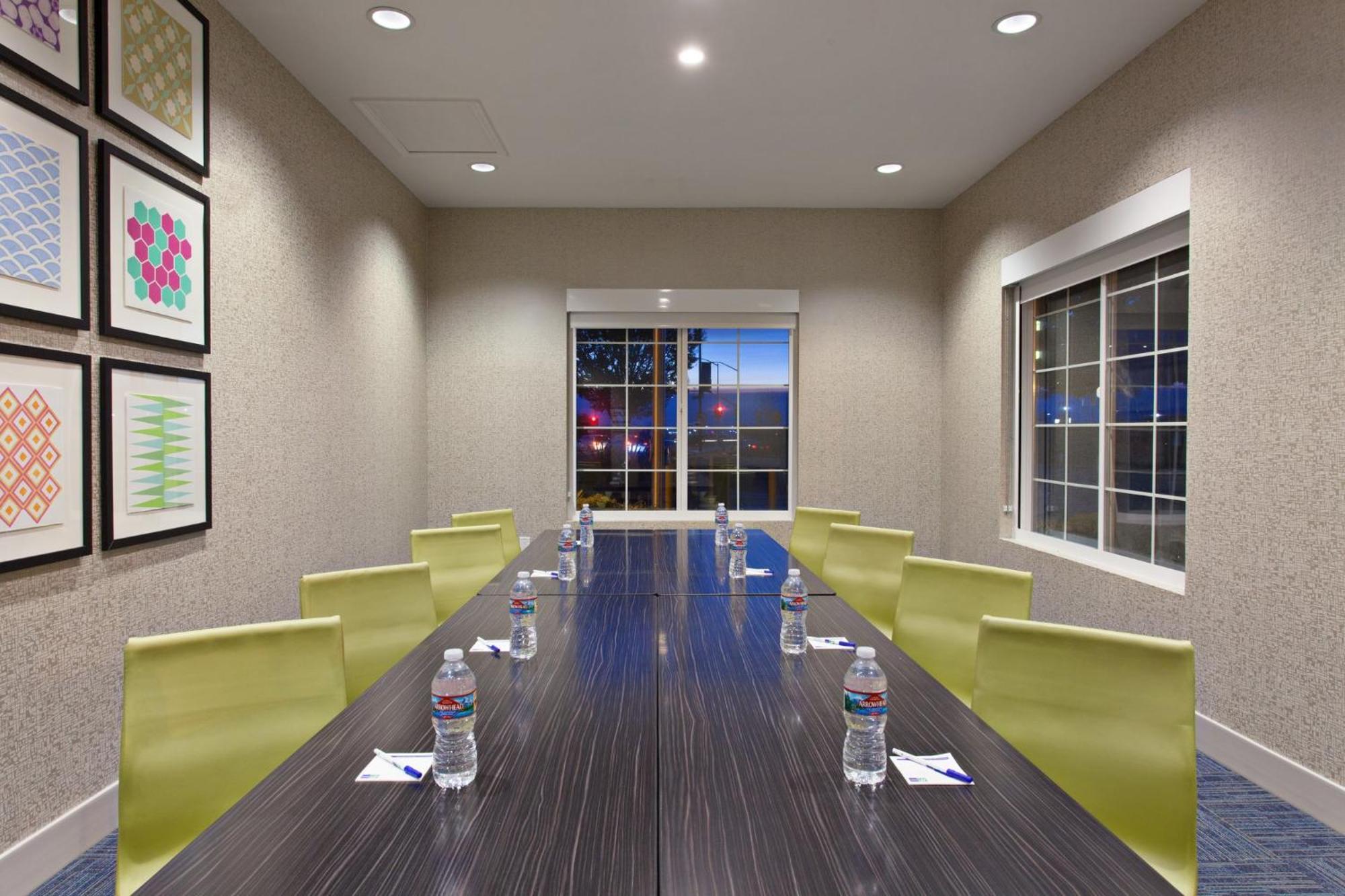 Holiday Inn Express & Suites Oakland - Airport By Ihg Kültér fotó