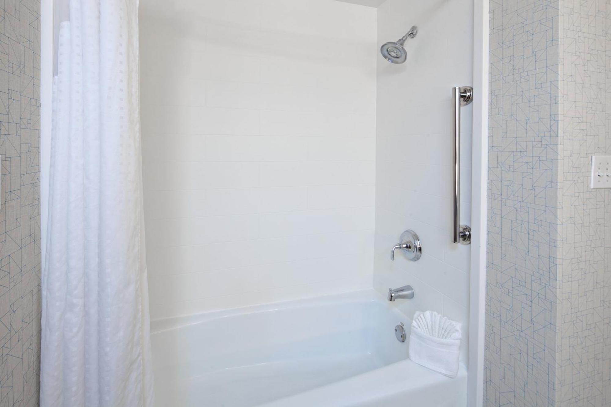 Holiday Inn Express & Suites Oakland - Airport By Ihg Kültér fotó
