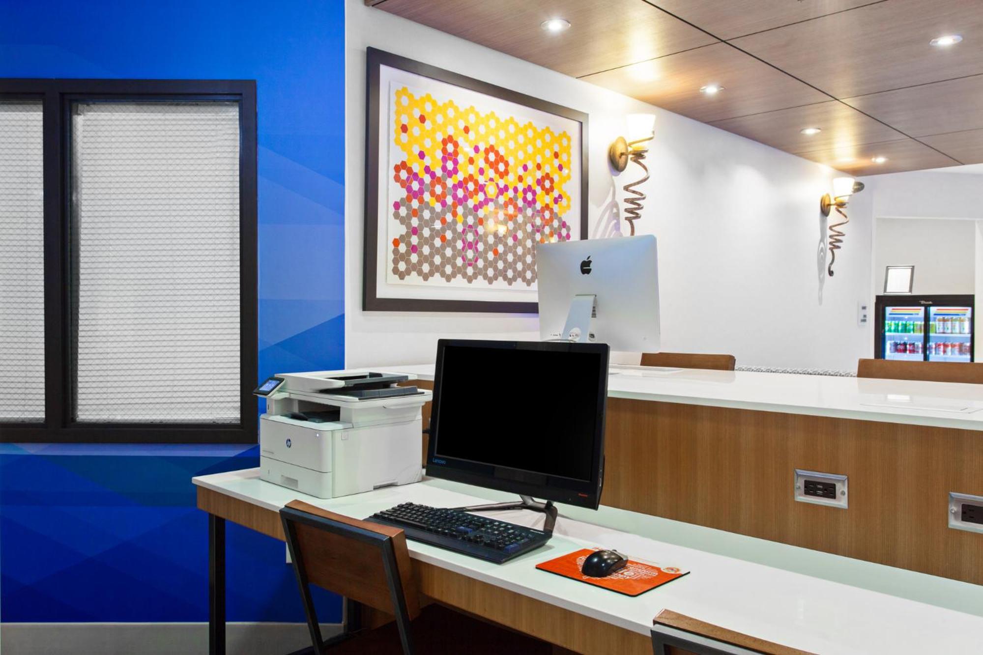 Holiday Inn Express & Suites Oakland - Airport By Ihg Kültér fotó
