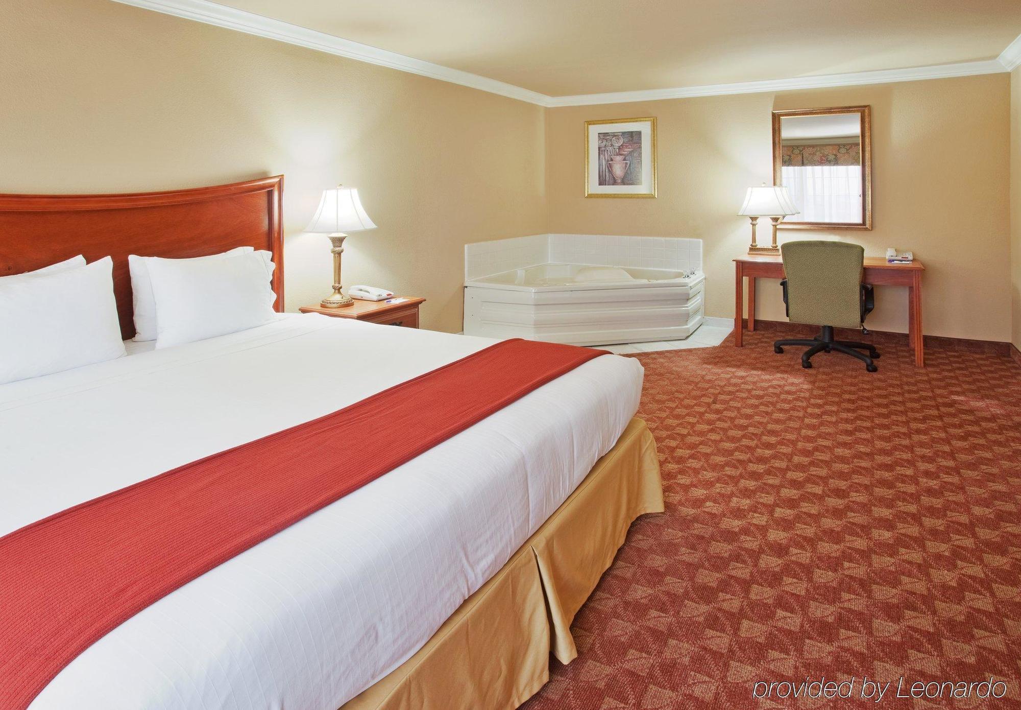 Holiday Inn Express & Suites Oakland - Airport By Ihg Szoba fotó
